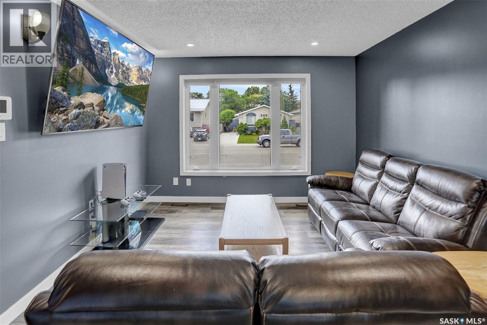 Photo 21 of 586 Rink Avenue, Regina SK