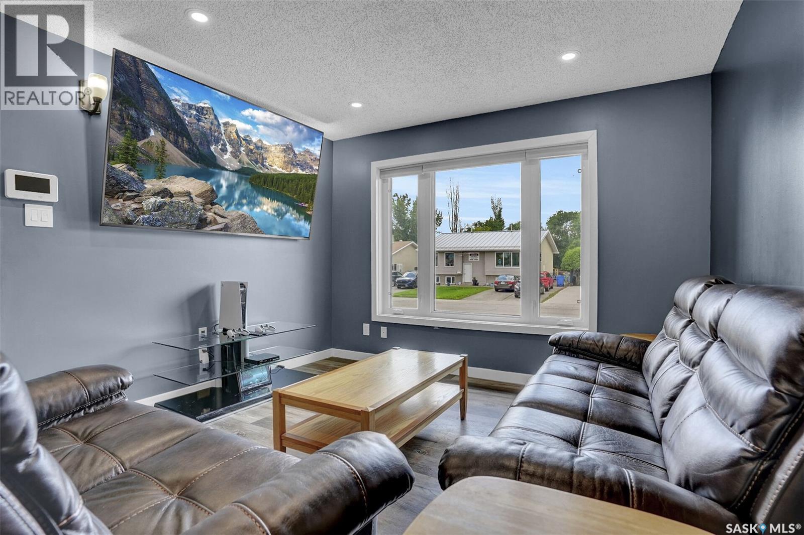 Photo 31 of 586 Rink Avenue, Regina SK