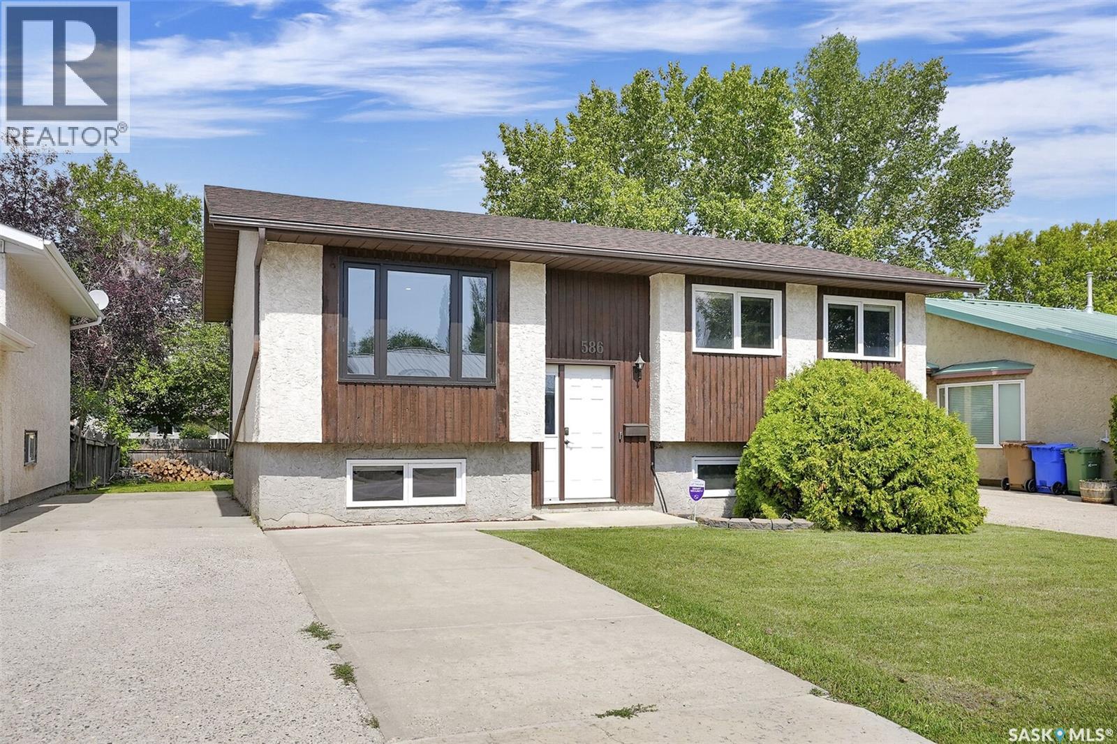 Photo 44 of 586 Rink Avenue, Regina SK