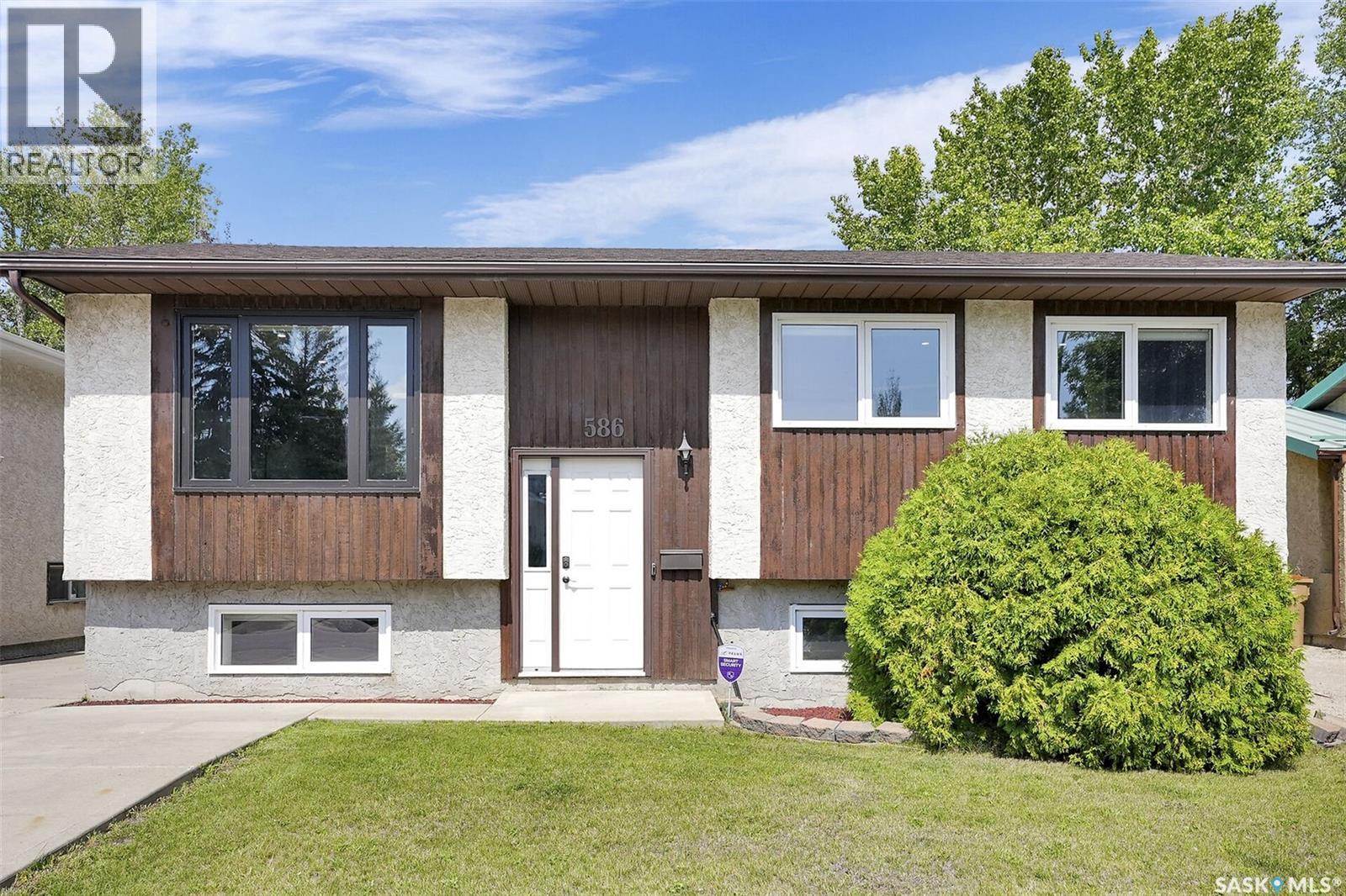 Photo 40 of 586 Rink Avenue, Regina SK