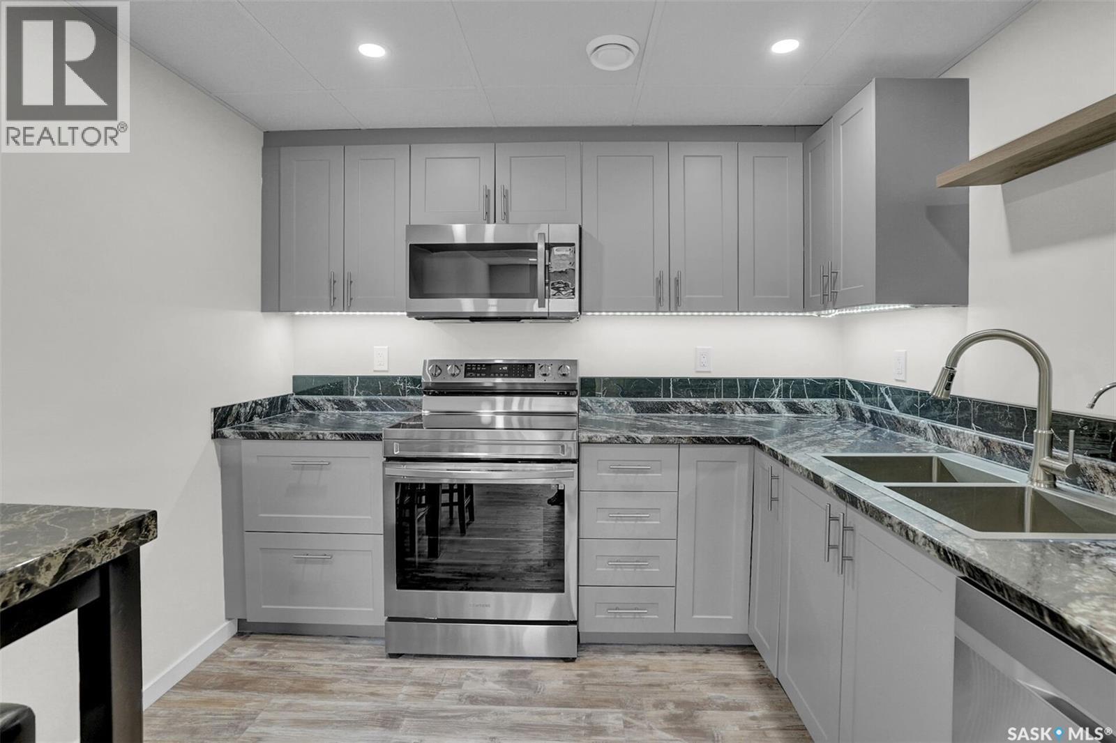 Photo 46 of 586 Rink Avenue, Regina SK