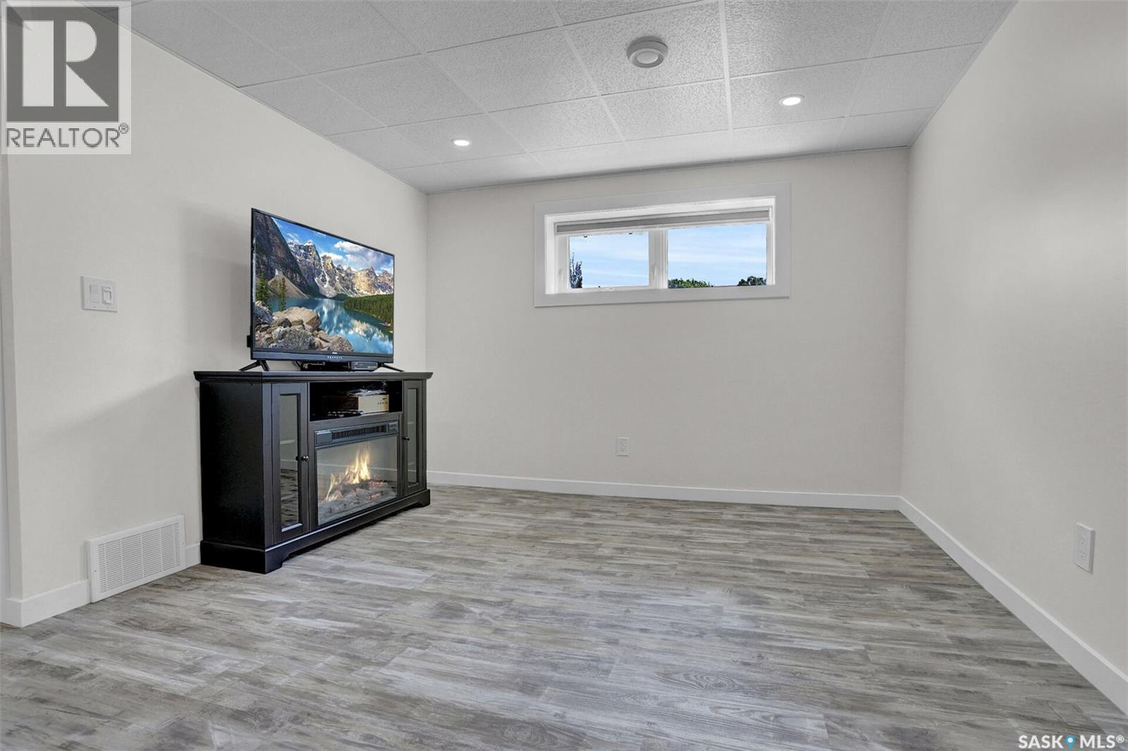 Photo 36 of 586 Rink Avenue, Regina SK