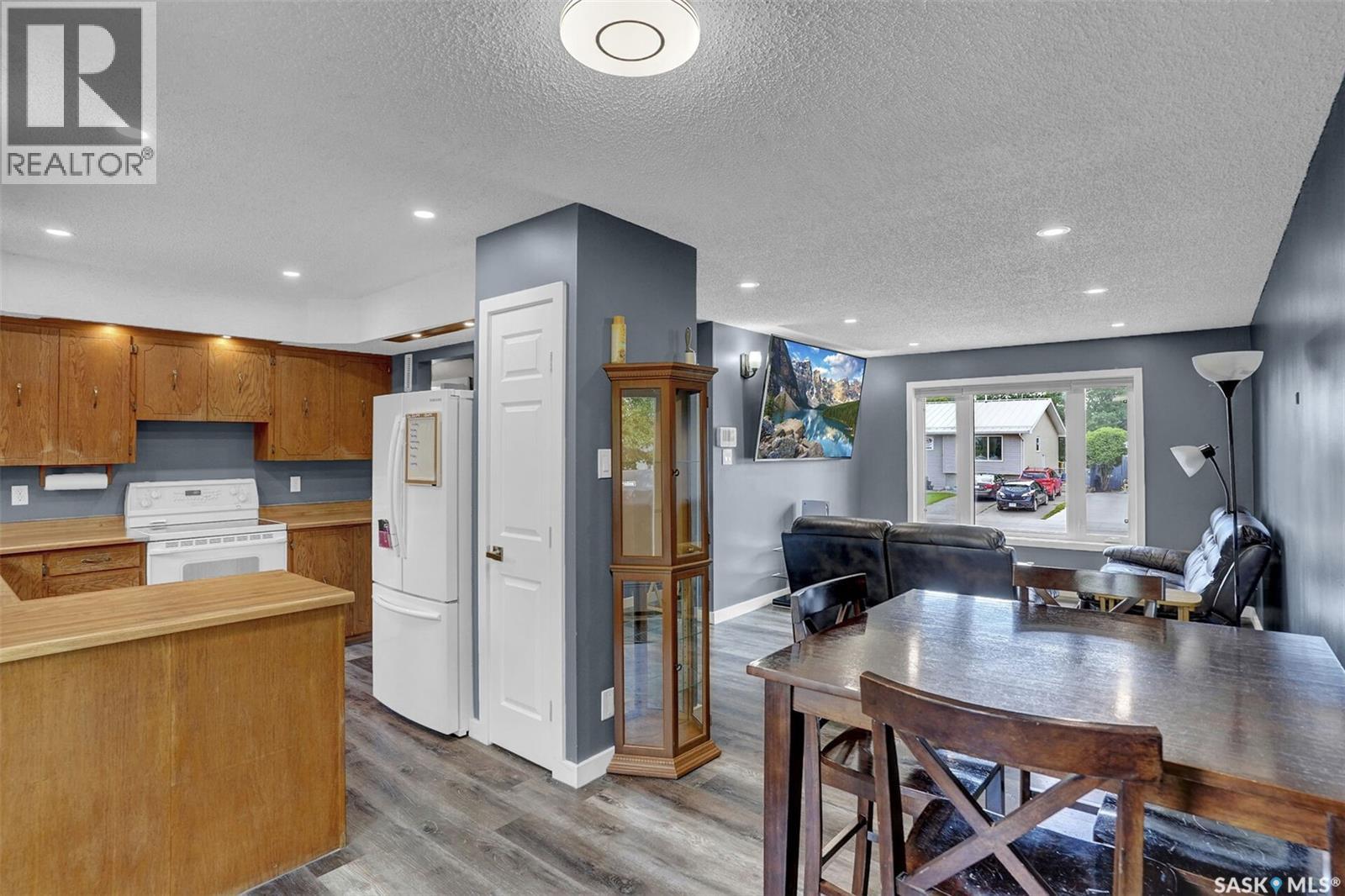 Photo 23 of 586 Rink Avenue, Regina SK
