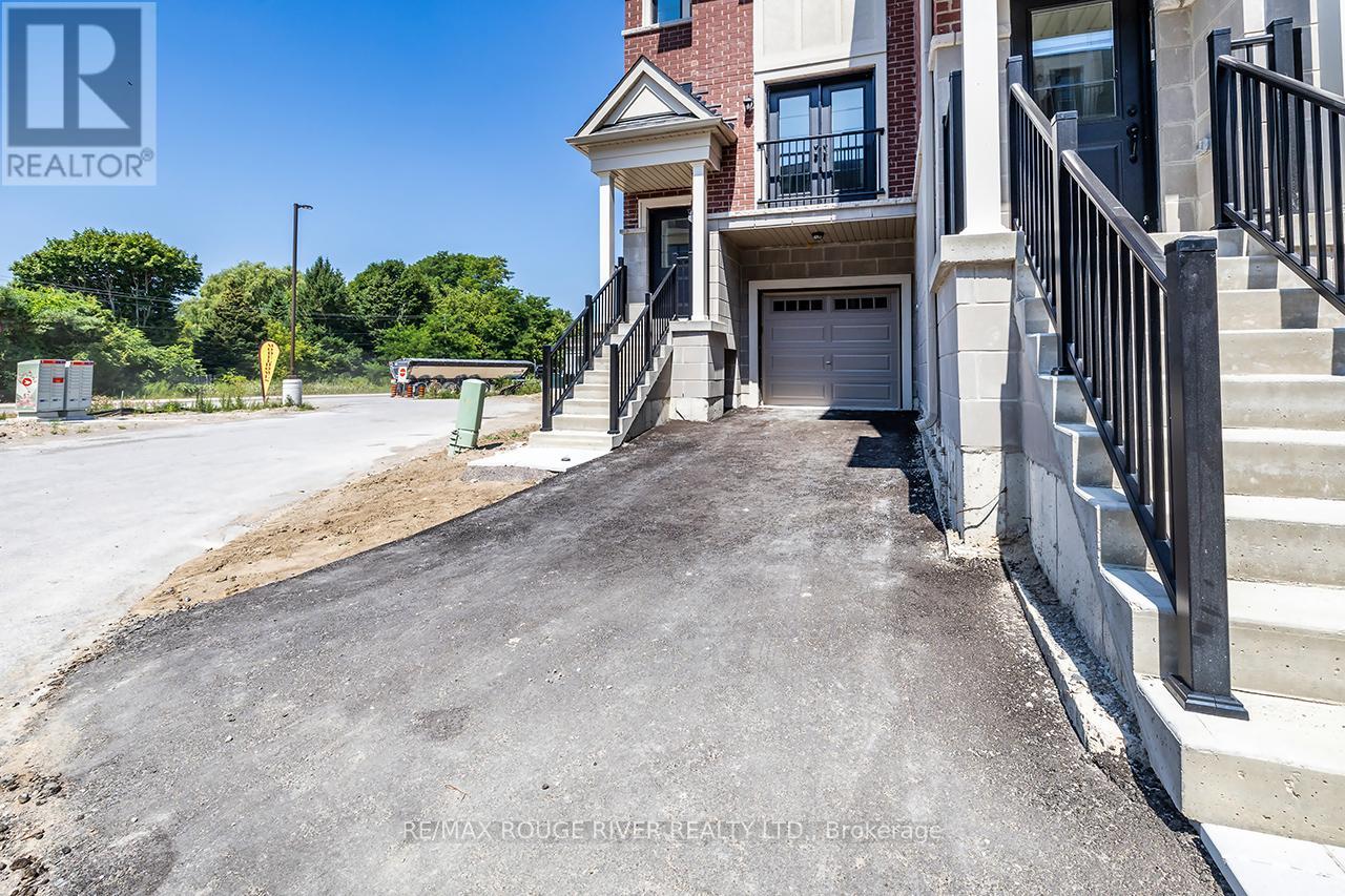 Photo 35 of 10 Marret Lane, Clarington ON