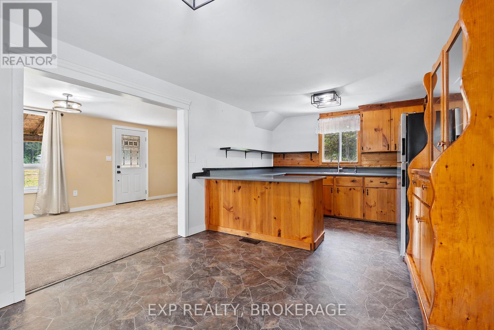 Photo 9 of 7993 Perth Road, Frontenac ON