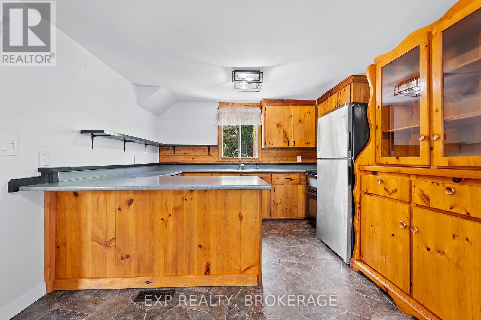 Photo 33 of 7993 Perth Road, Frontenac ON