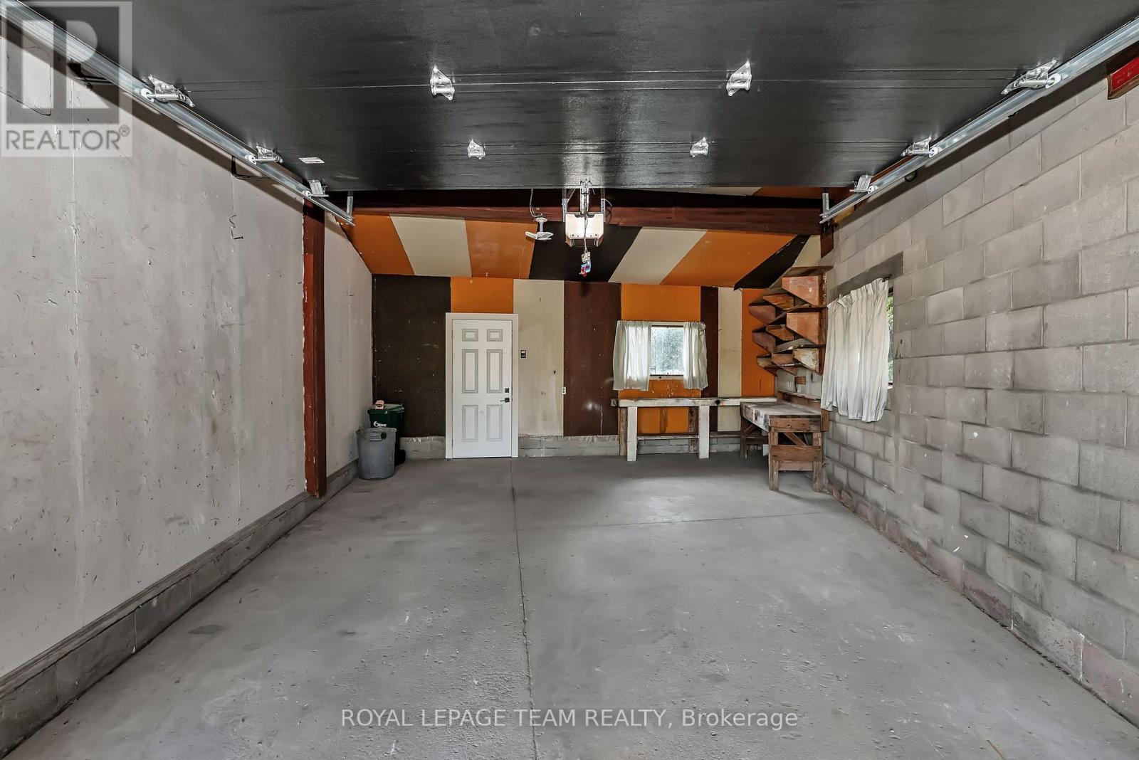 Photo 36 of 12 Largo Crescent, Ottawa ON