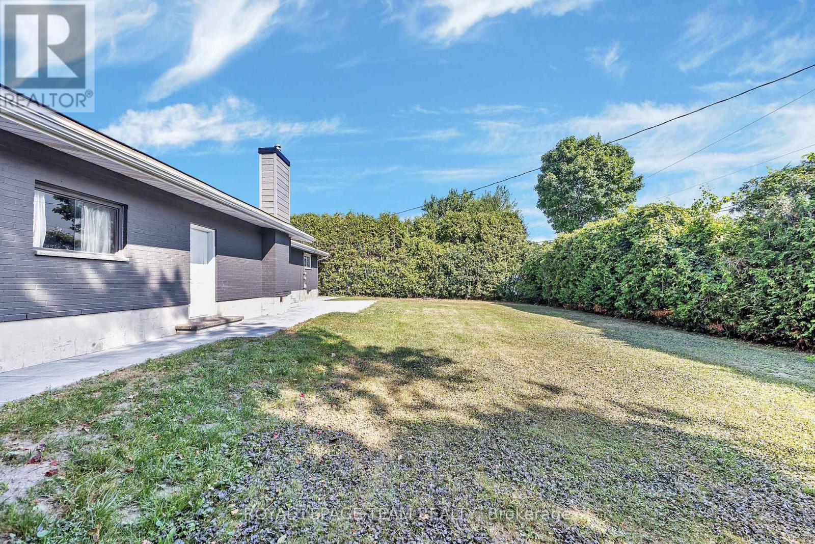Photo 38 of 12 Largo Crescent, Ottawa ON