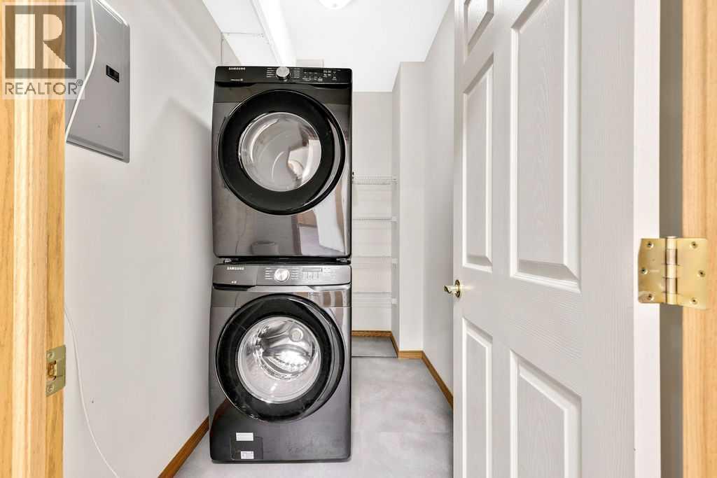 Single Family House for Sale in   Lincoln Way SW Lincoln Park Calgary 