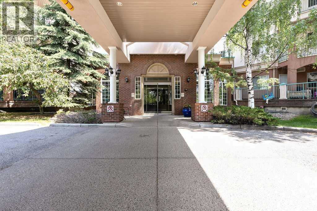 Single Family House for Sale in   Lincoln Way SW Lincoln Park Calgary 