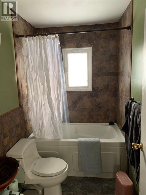 Photo 23 of 6707 Bow Crescent Nw, Calgary AB