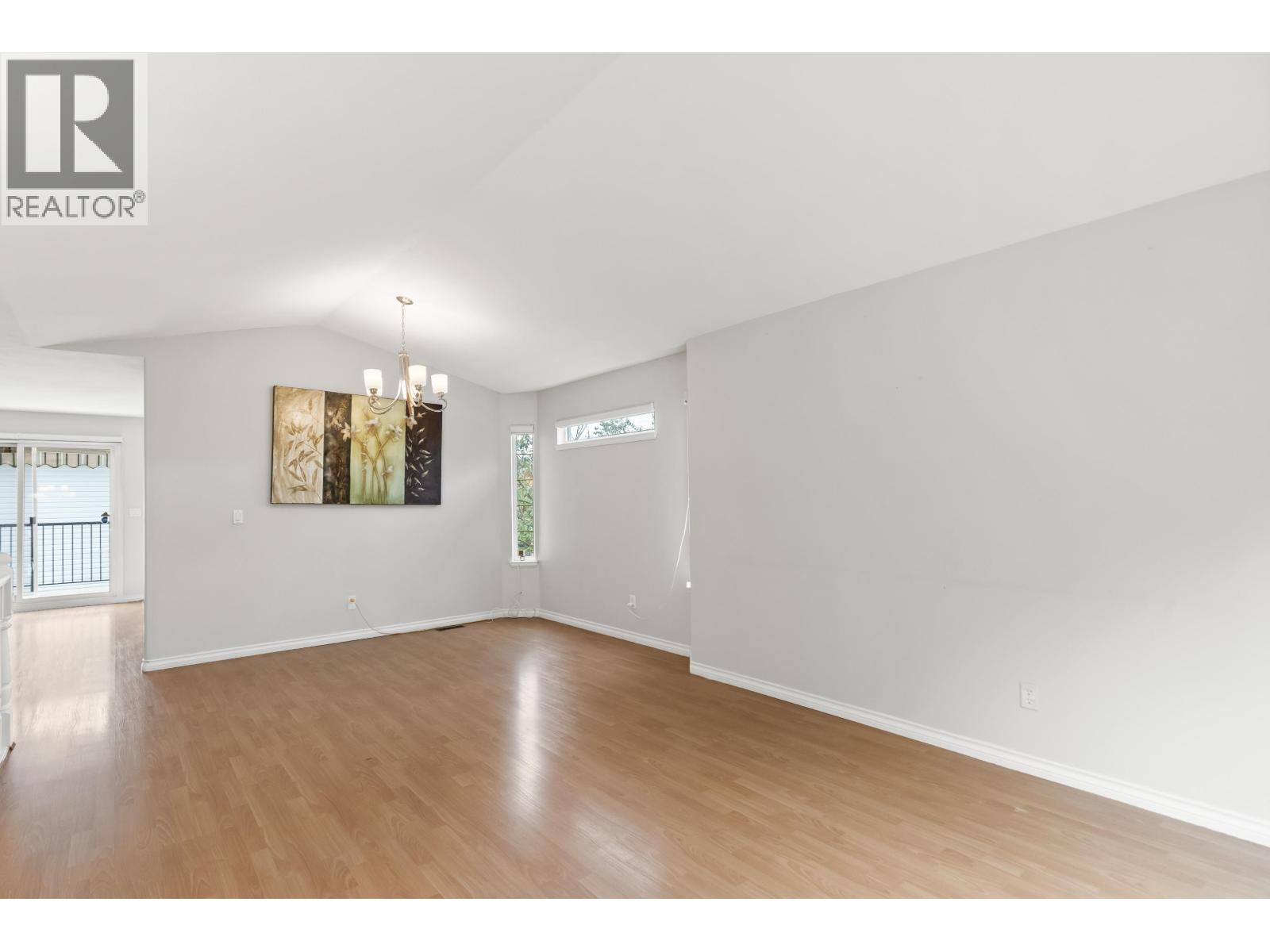 Photo 6 of 20660 Thorne Avenue, Maple Ridge BC