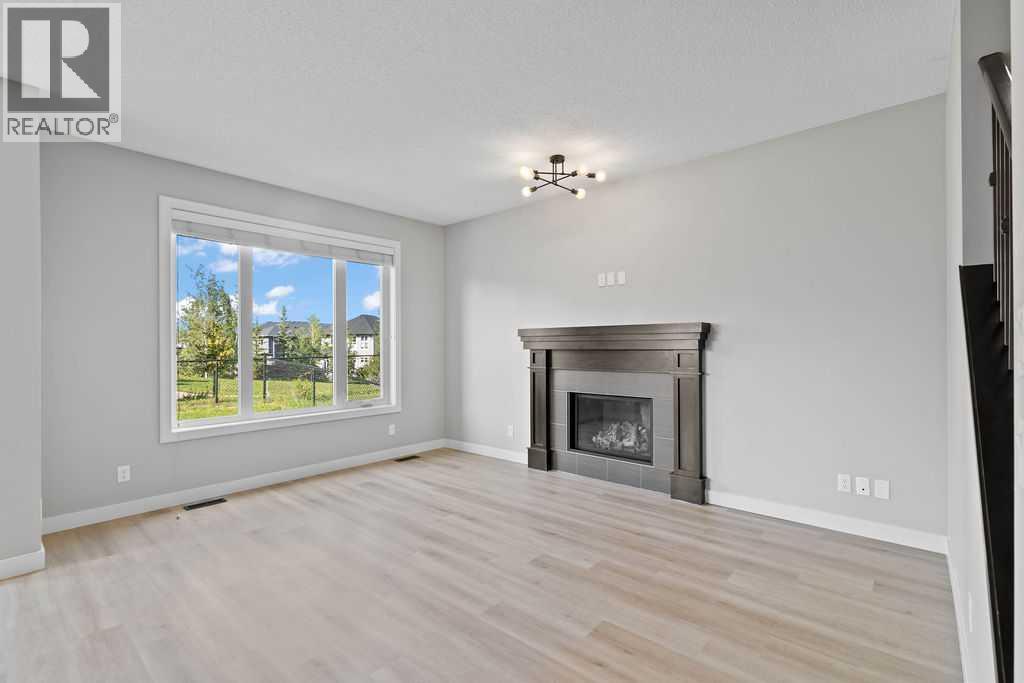 Single Family House for Sale in  Evanspark Gardens NW Evanston Calgary 