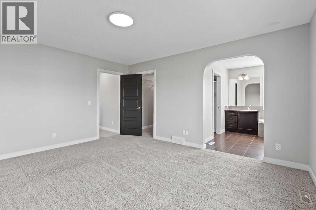 Single Family House for Sale in  Evanspark Gardens NW Evanston Calgary 