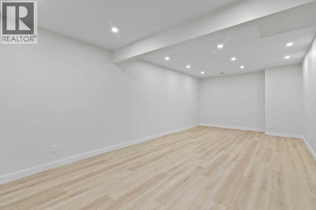 Single Family House for Sale in  Evanspark Gardens NW Evanston Calgary 