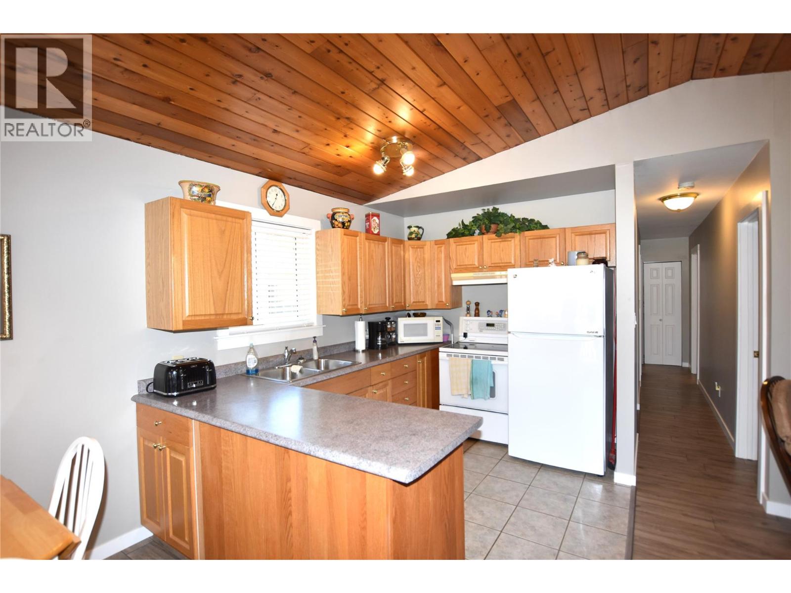 Photo 11 of 190 Falcon Avenue, Vernon BC