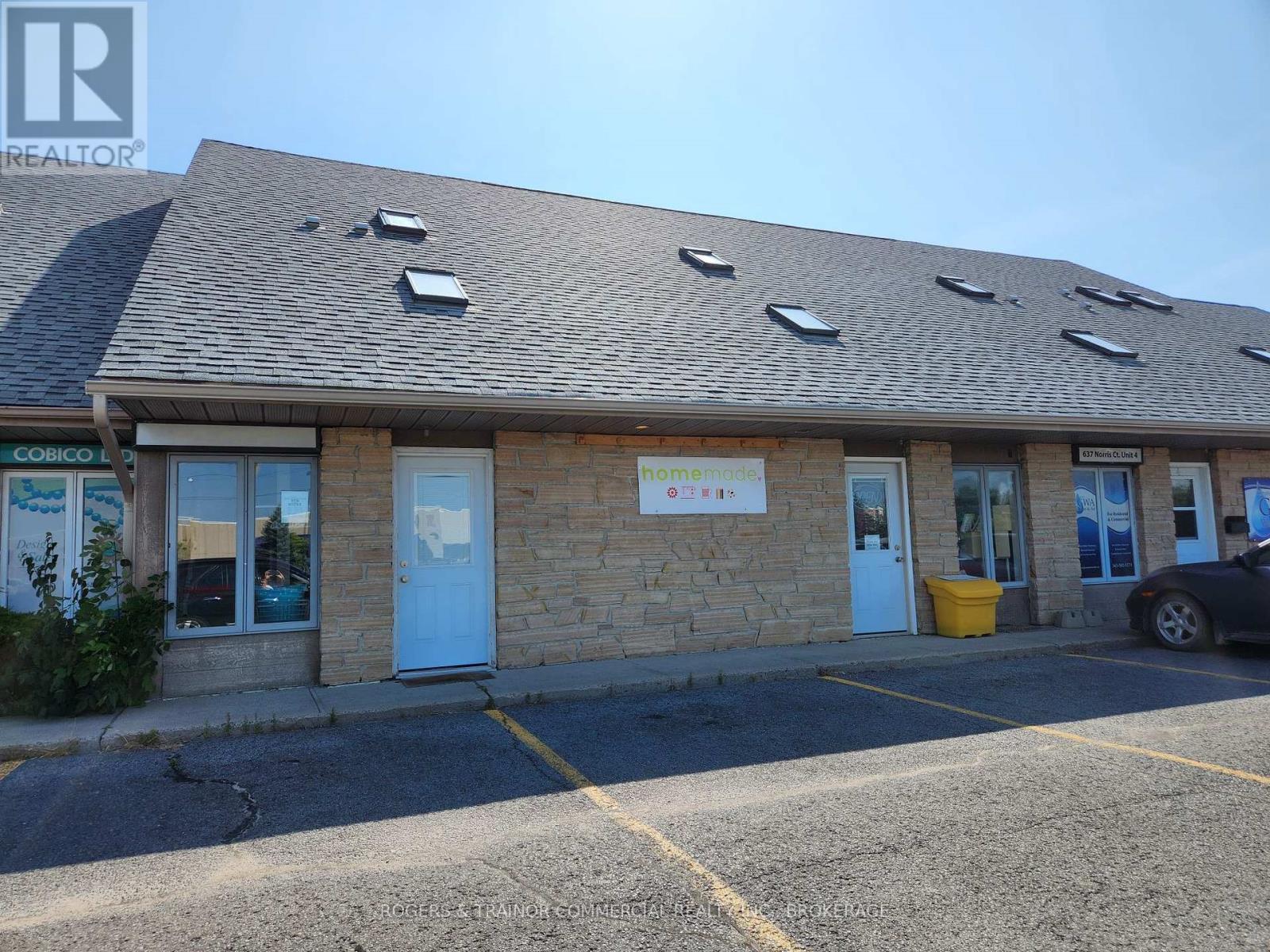 Photo 1 of 5 6 637 Norris Court, Kingston ON