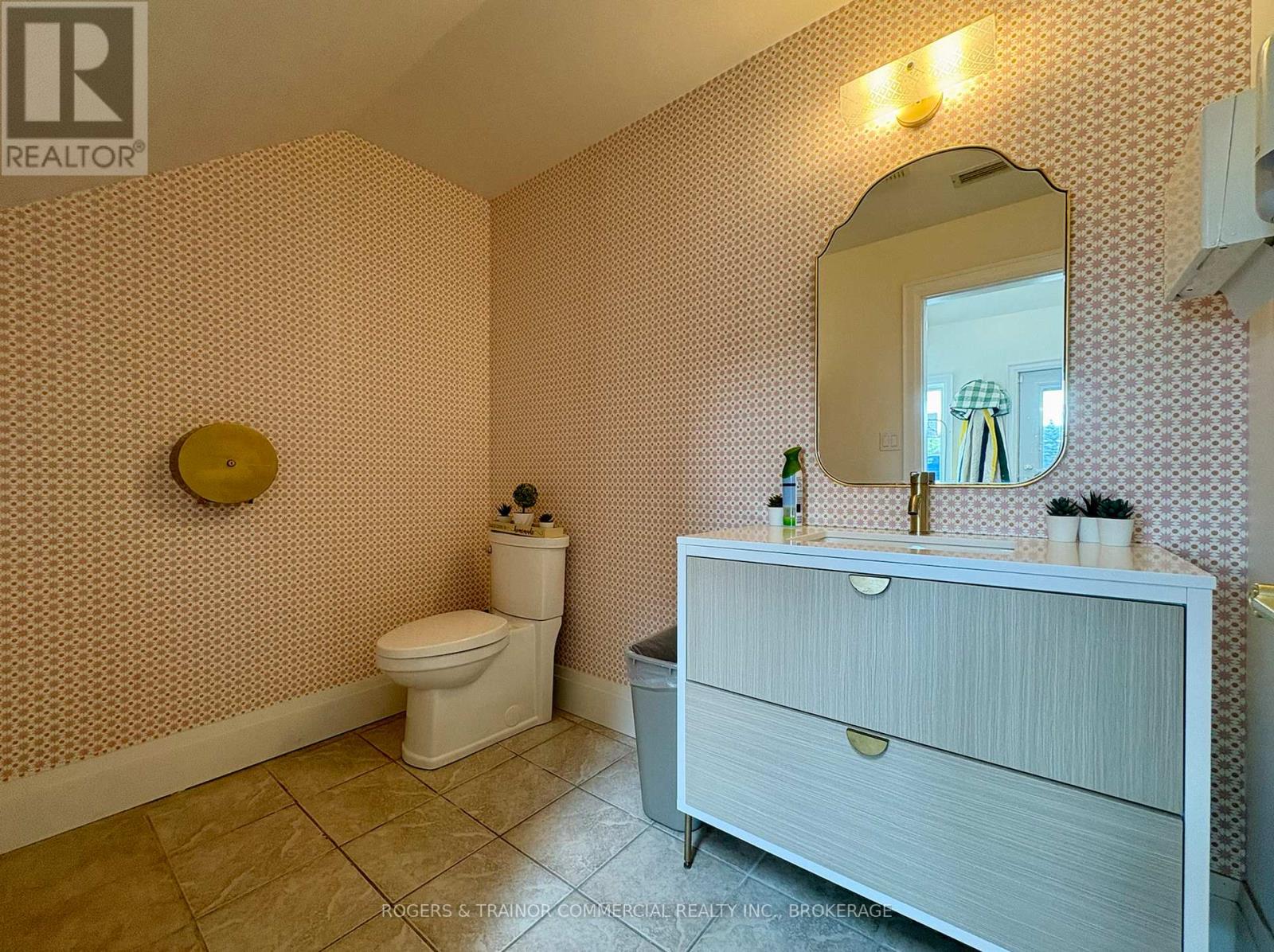 Photo 7 of 5 6 637 Norris Court, Kingston ON