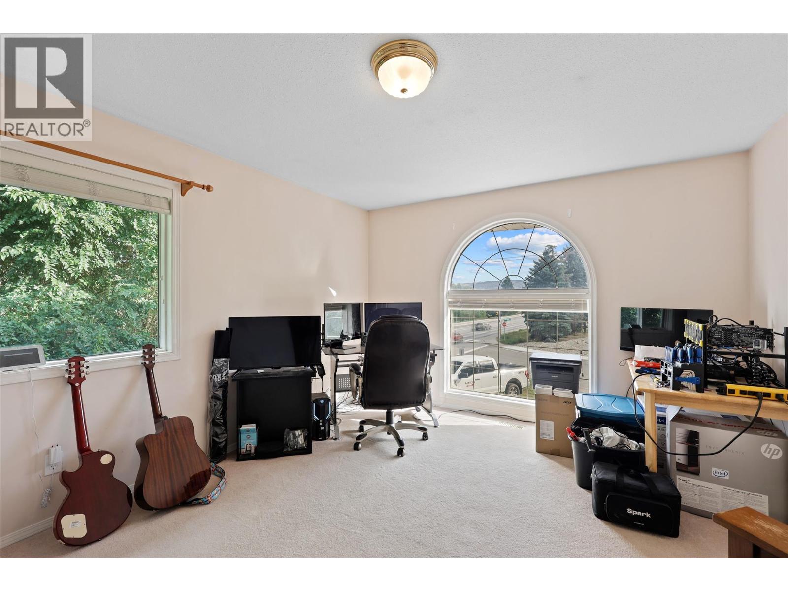 Photo 19 of 2401 Parkview Drive, Kamloops BC