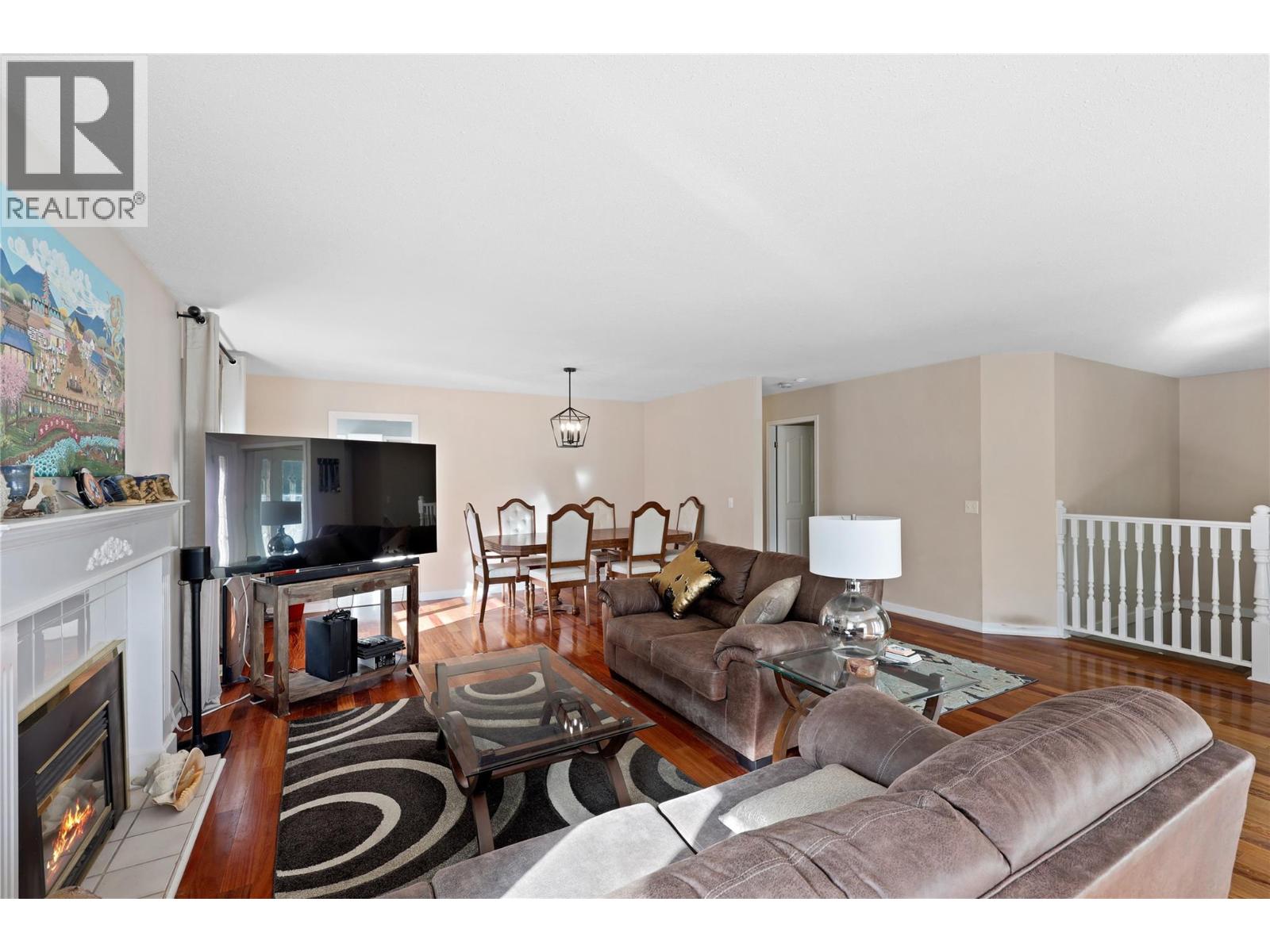Photo 7 of 2401 Parkview Drive, Kamloops BC