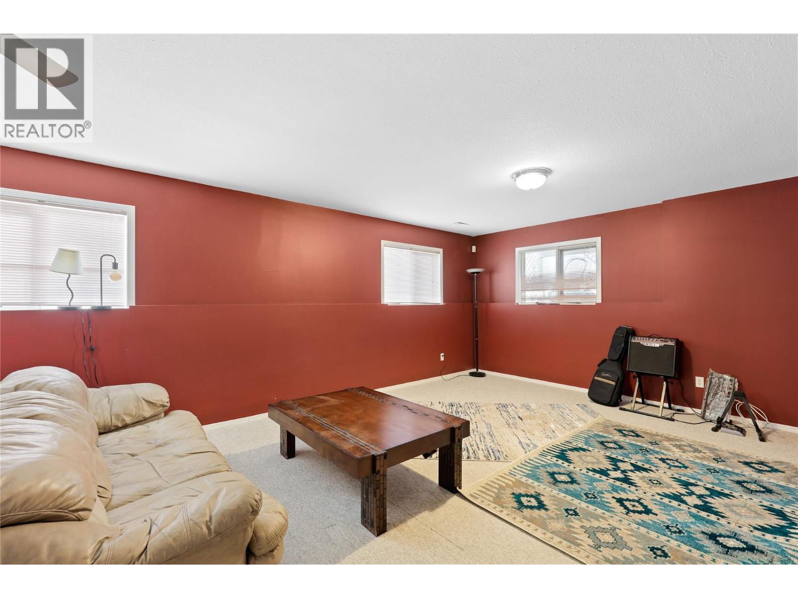 Photo 43 of 2401 Parkview Drive, Kamloops BC