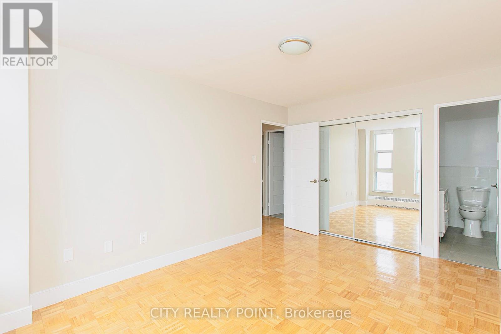 Photo 10 of 1010 666 Spadina Avenue, Toronto ON