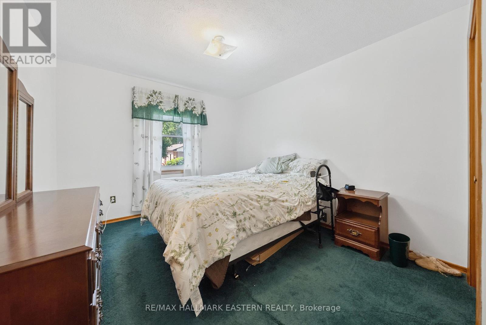 Photo 10 of 604 Garside Drive, Peterborough East ON