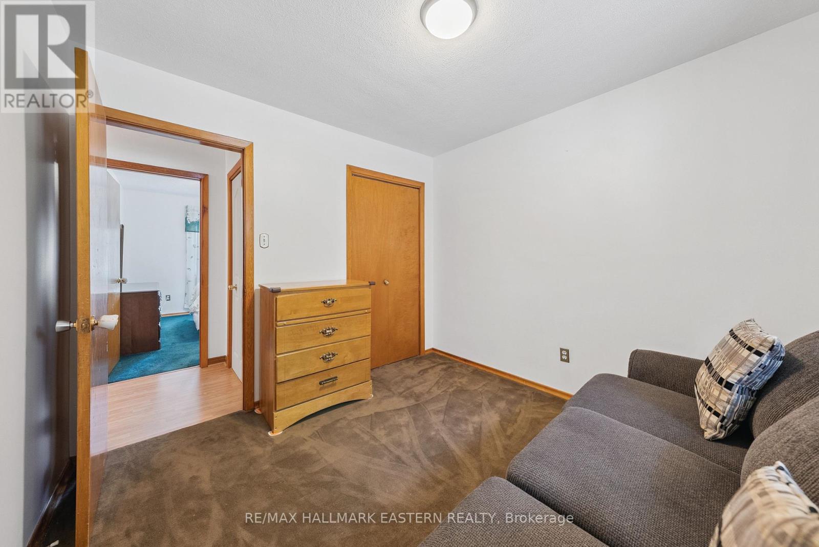 Photo 12 of 604 Garside Drive, Peterborough East ON