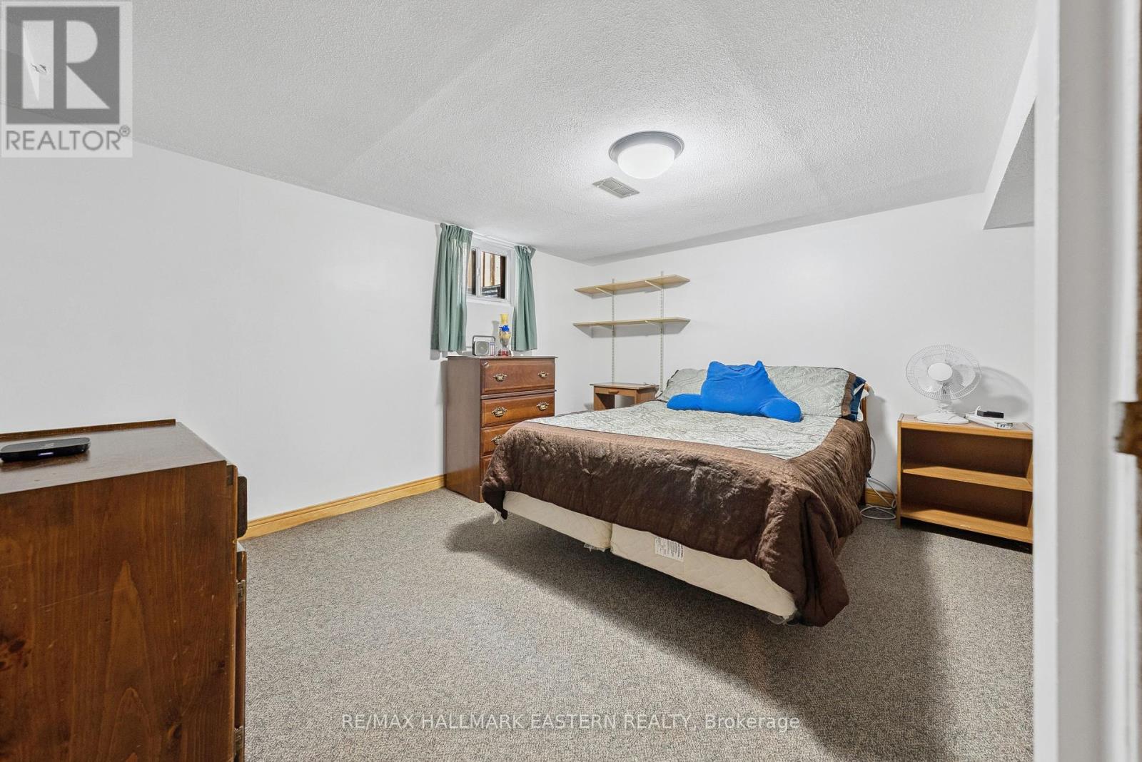 Photo 17 of 604 Garside Drive, Peterborough East ON