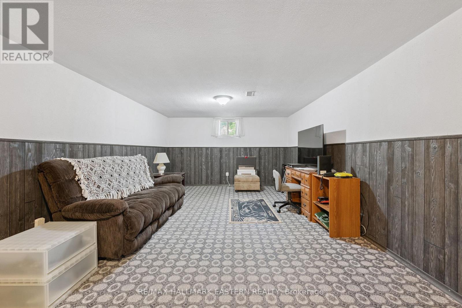 Photo 18 of 604 Garside Drive, Peterborough East ON