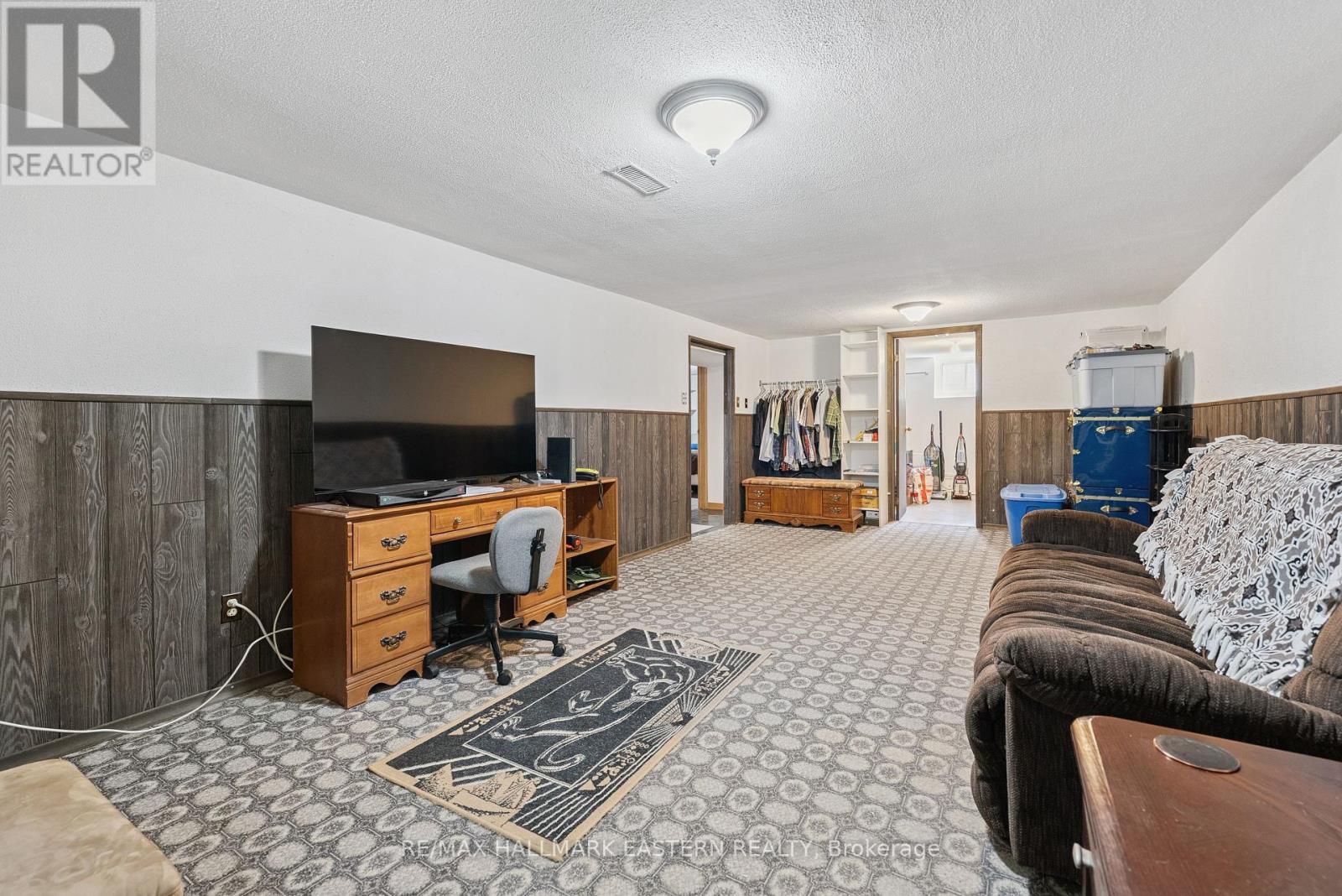 Photo 19 of 604 Garside Drive, Peterborough East ON