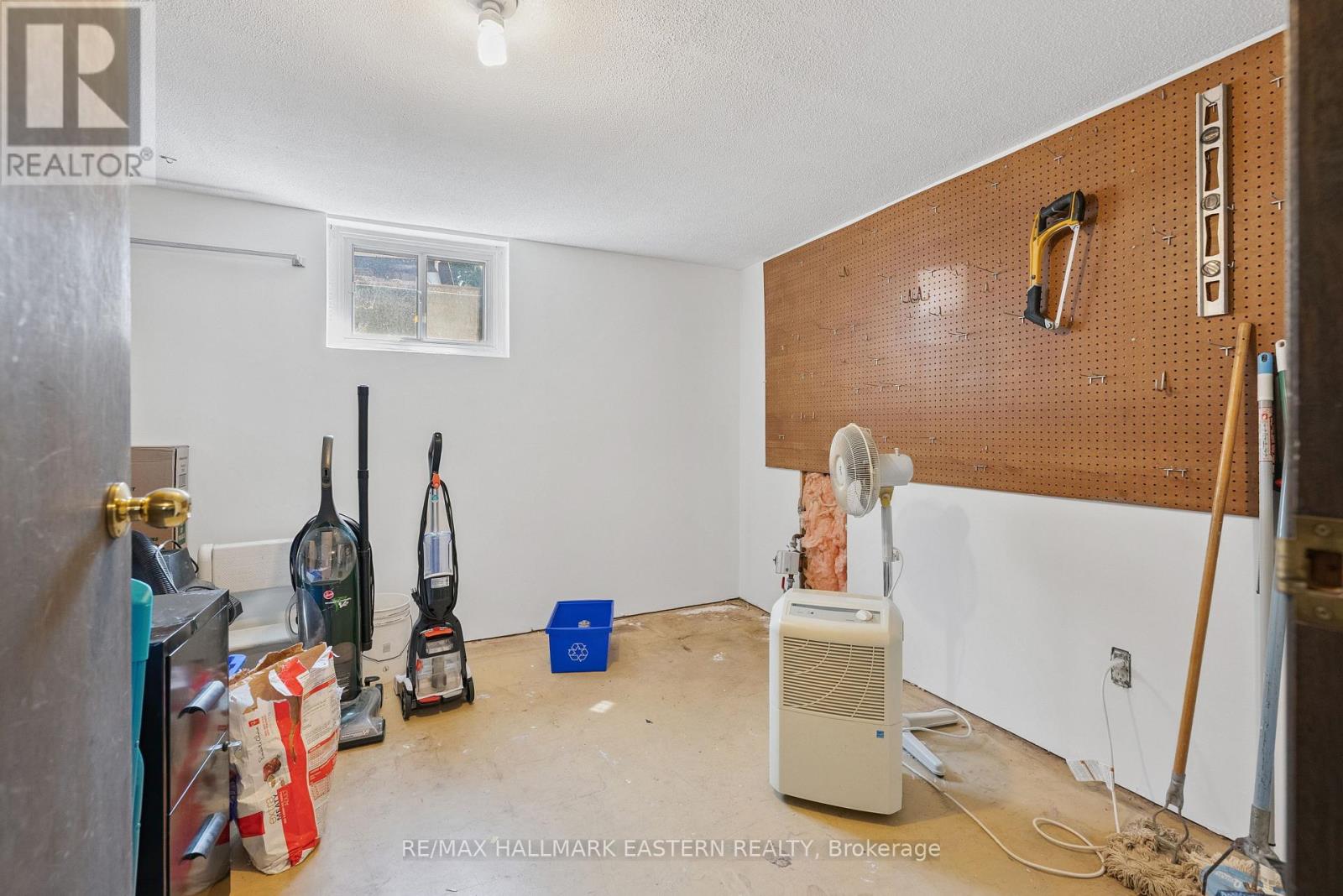 Photo 20 of 604 Garside Drive, Peterborough East ON