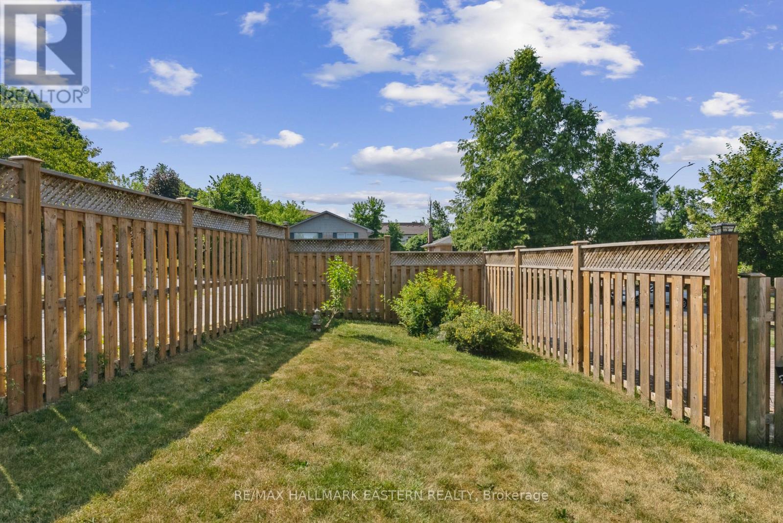 Photo 23 of 604 Garside Drive, Peterborough East ON