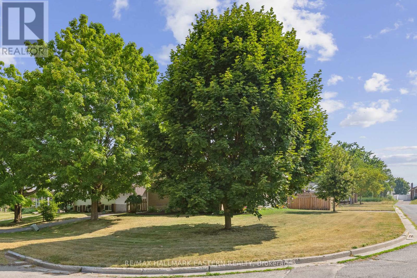Photo 25 of 604 Garside Drive, Peterborough East ON