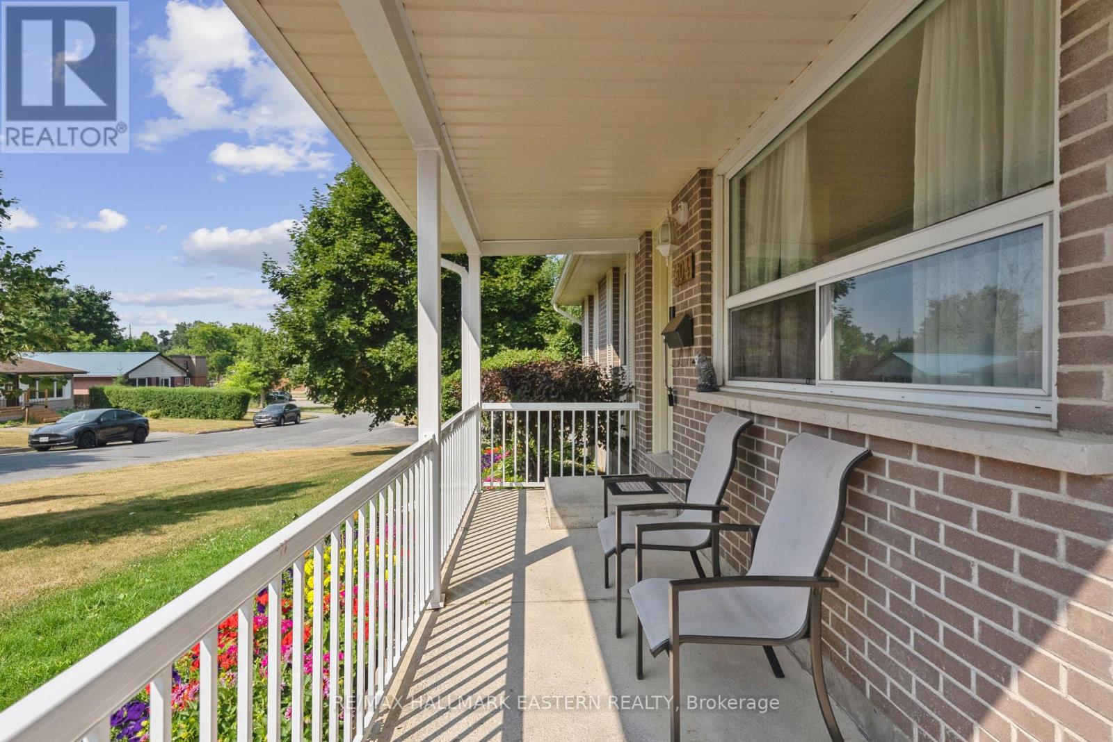 Photo 3 of 604 Garside Drive, Peterborough East ON