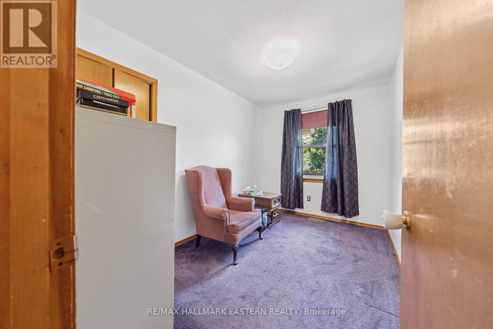 Photo 9 of 604 Garside Drive, Peterborough East ON