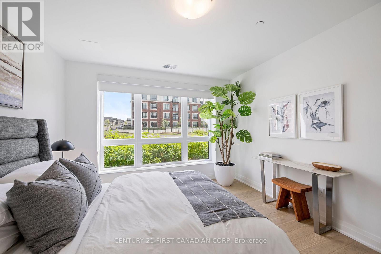 Photo 12 of 102 1975 Fountain Grass Drive, London South ON