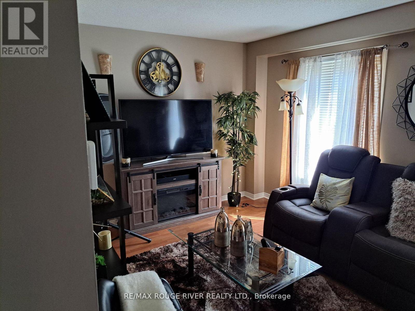 Photo 4 of 40 1850 Kingston Road, Pickering ON