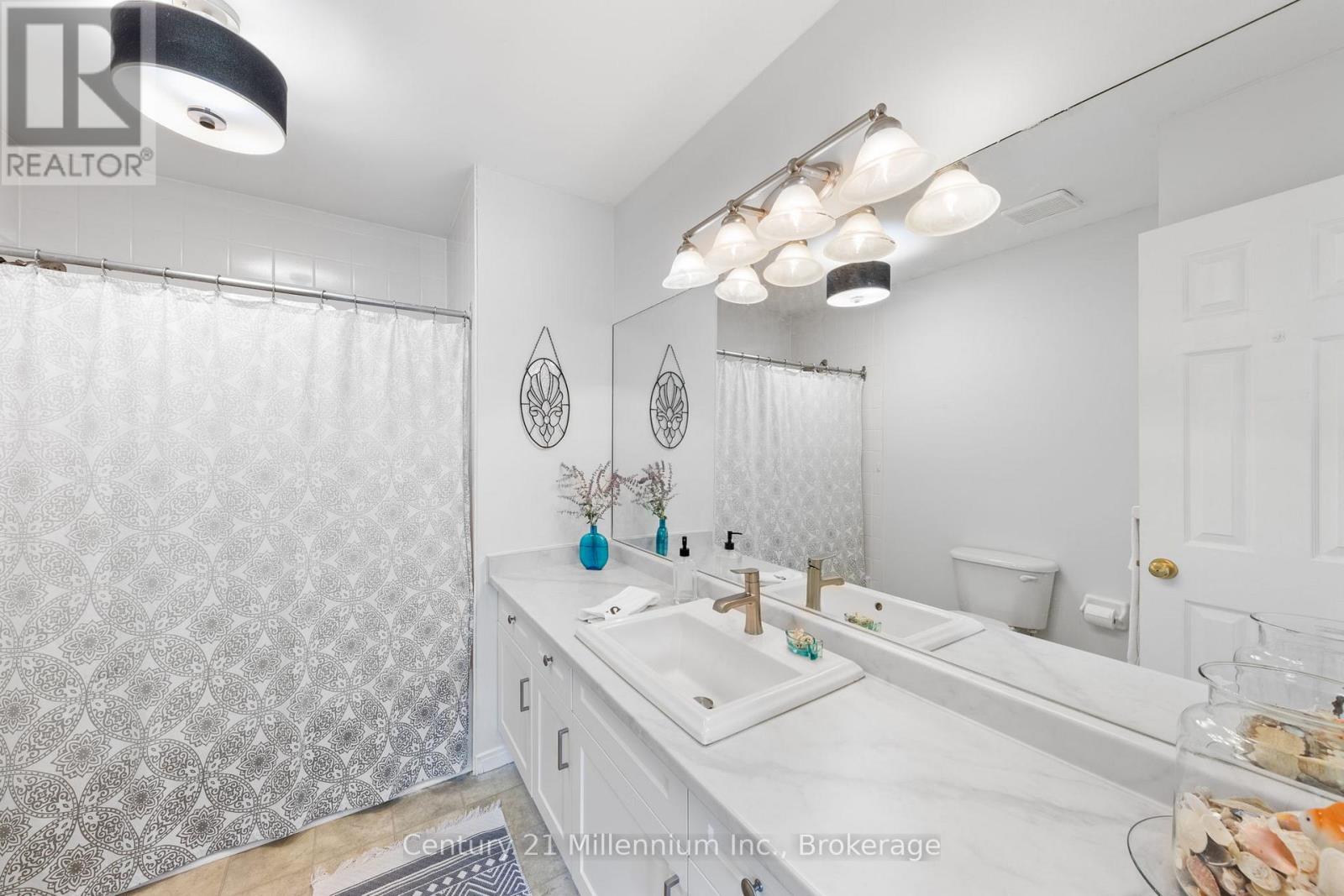 Photo 10 of 23 Bush Street, Collingwood ON