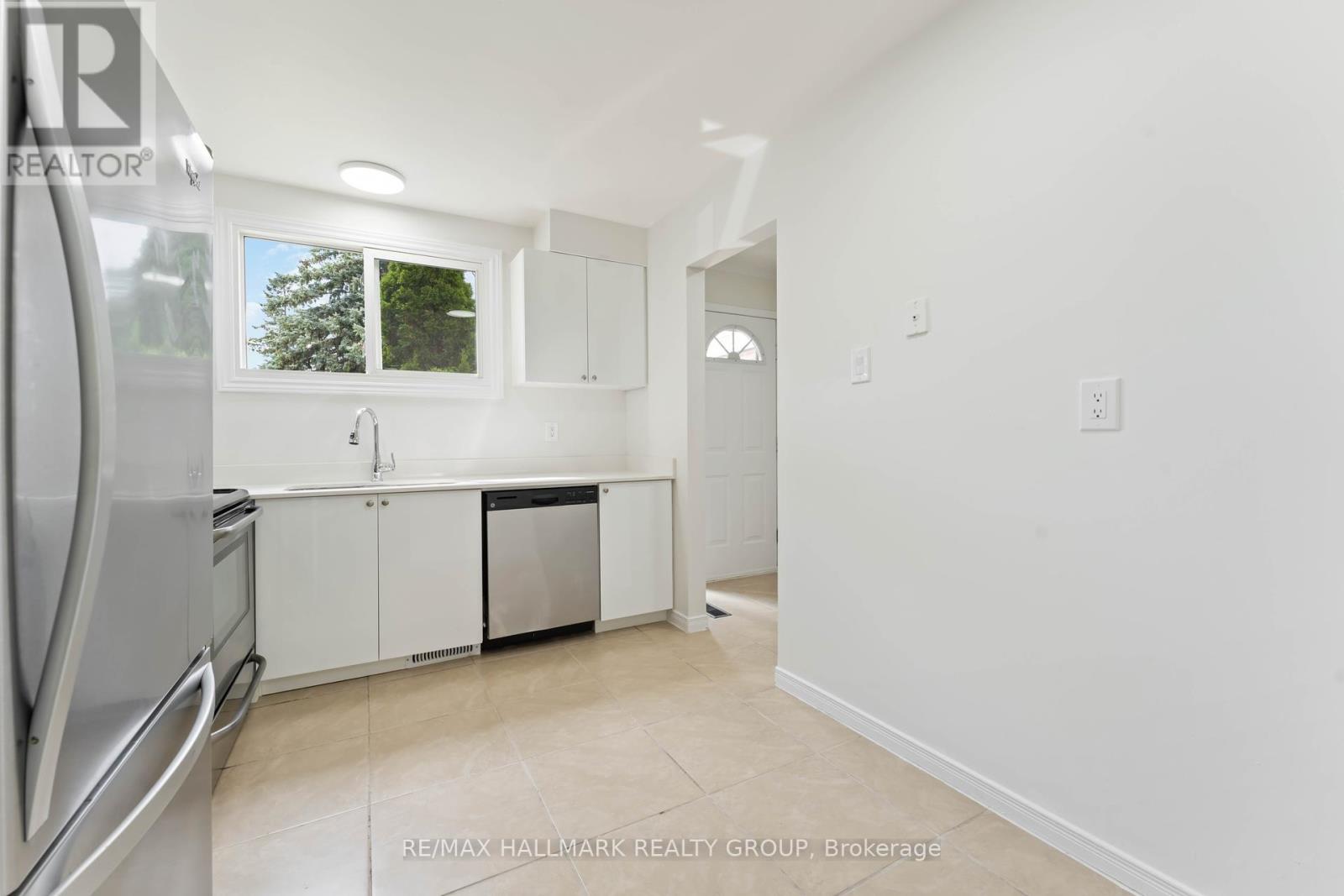 Photo 10 of 317 1441 Palmerston Drive, Ottawa ON