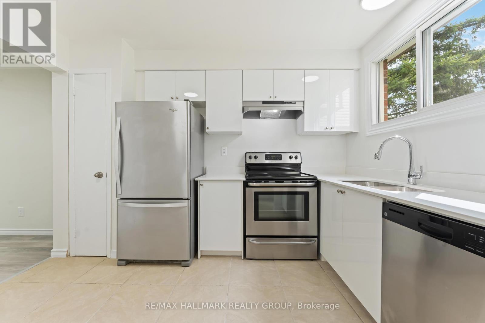 Photo 11 of 317 1441 Palmerston Drive, Ottawa ON