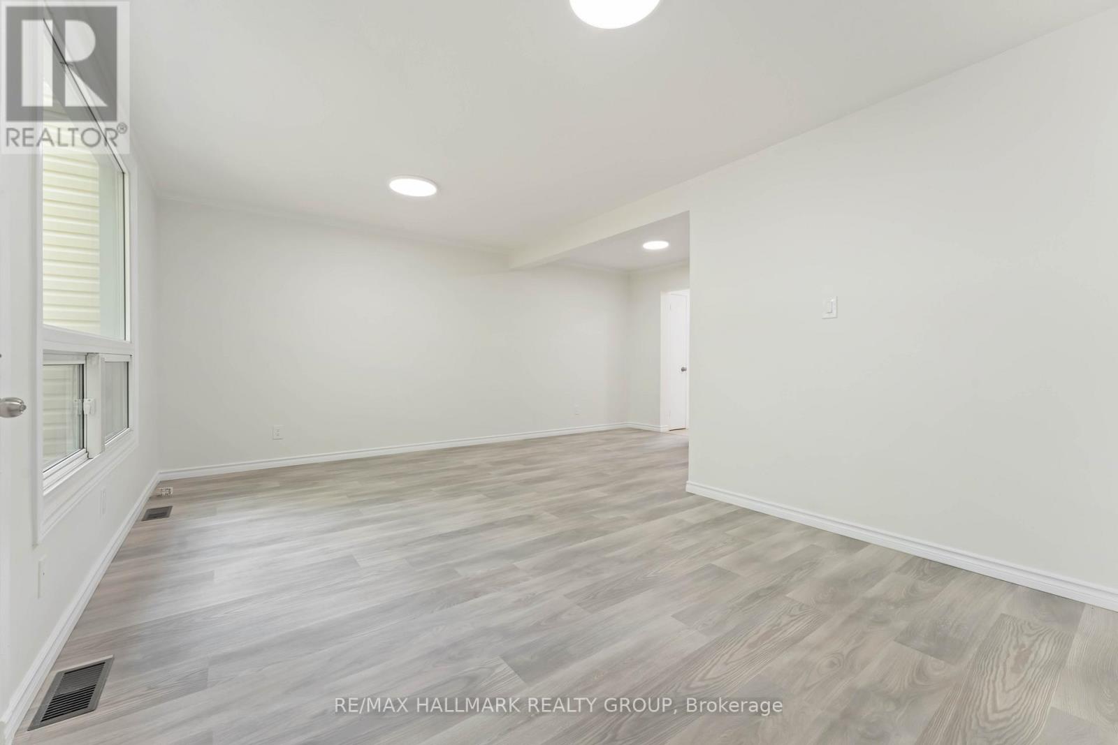 Photo 8 of 317 1441 Palmerston Drive, Ottawa ON