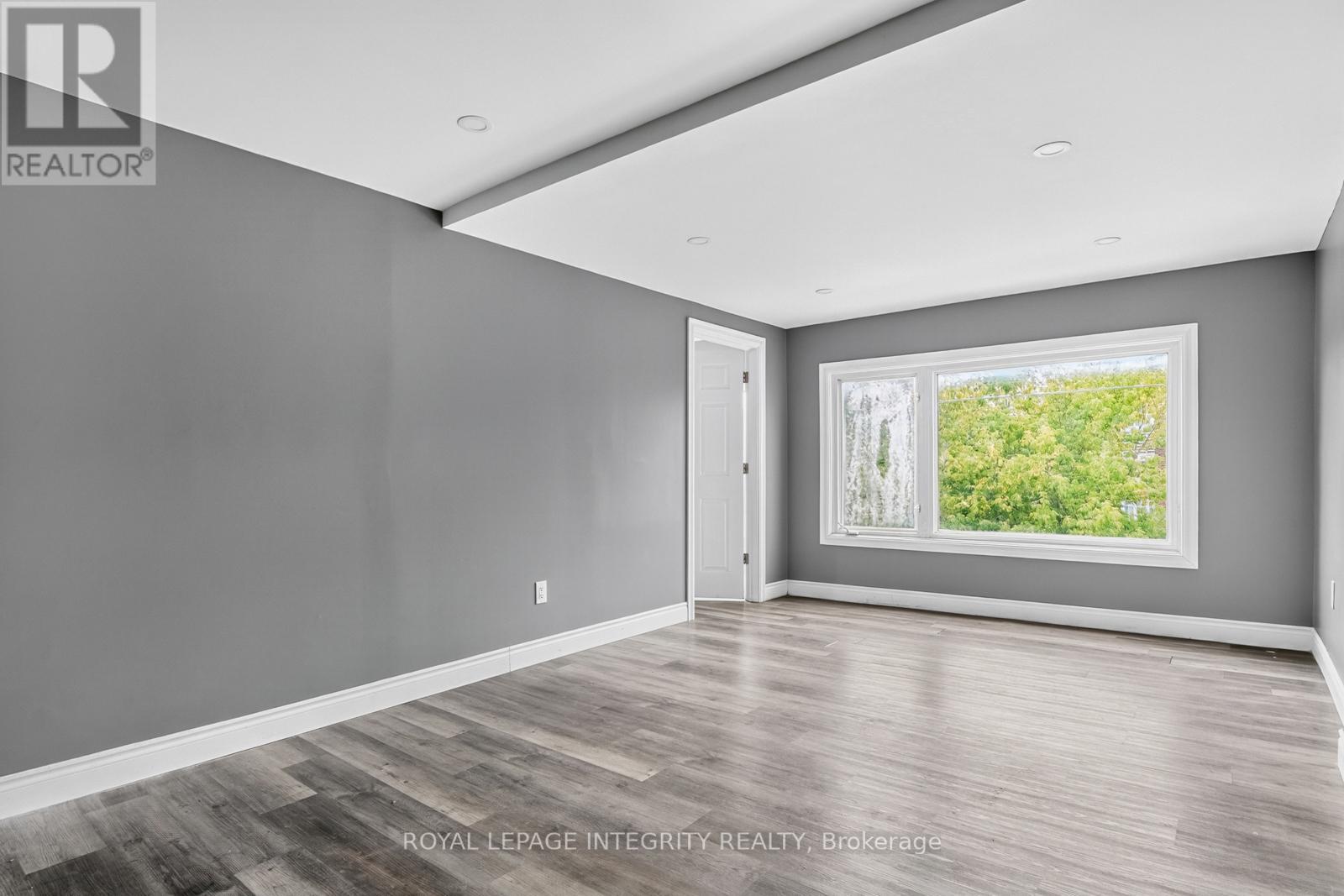 Photo 4 of 2 125 Preston Street, Ottawa ON