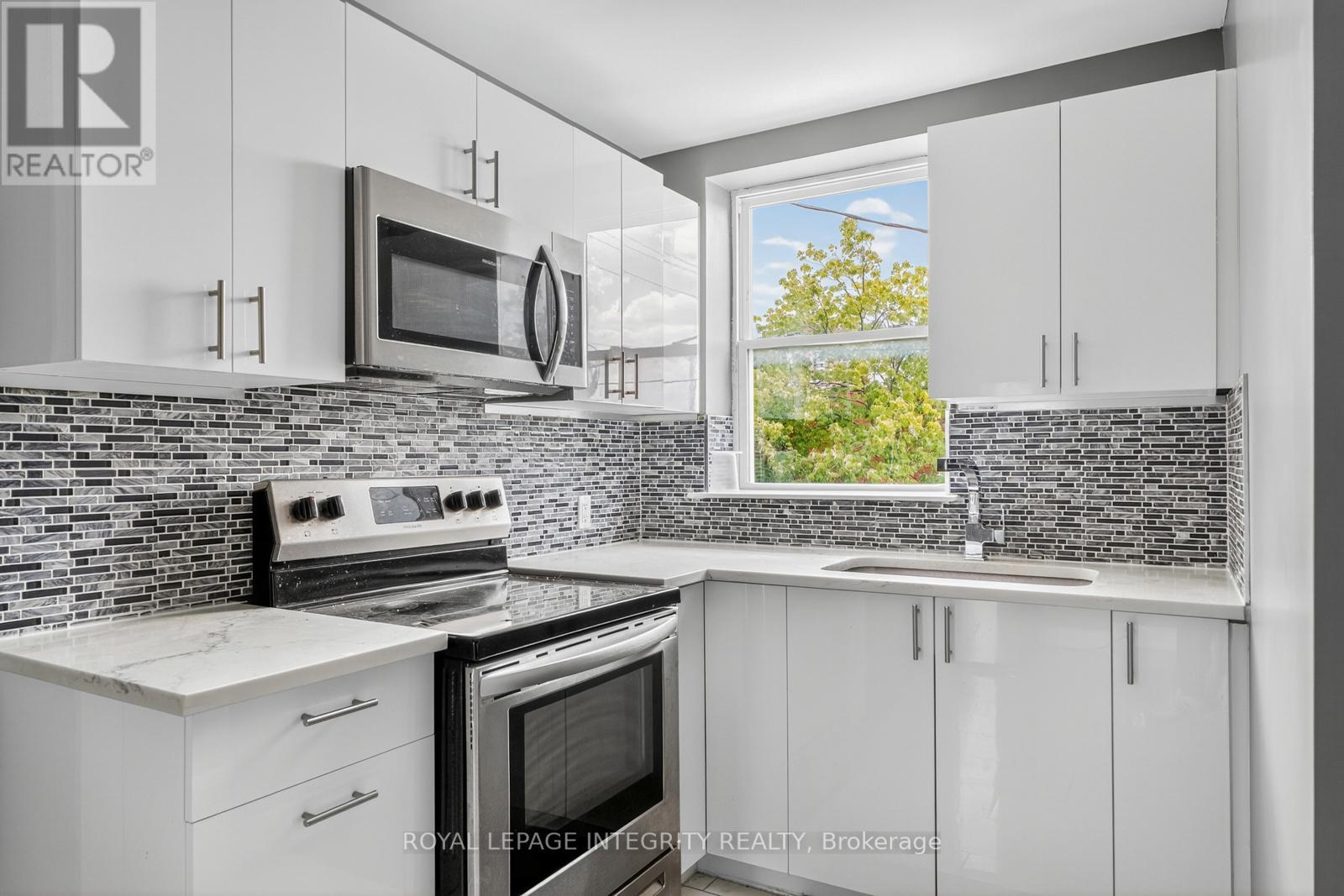 Photo 19 of 2 125 Preston Street, Ottawa ON