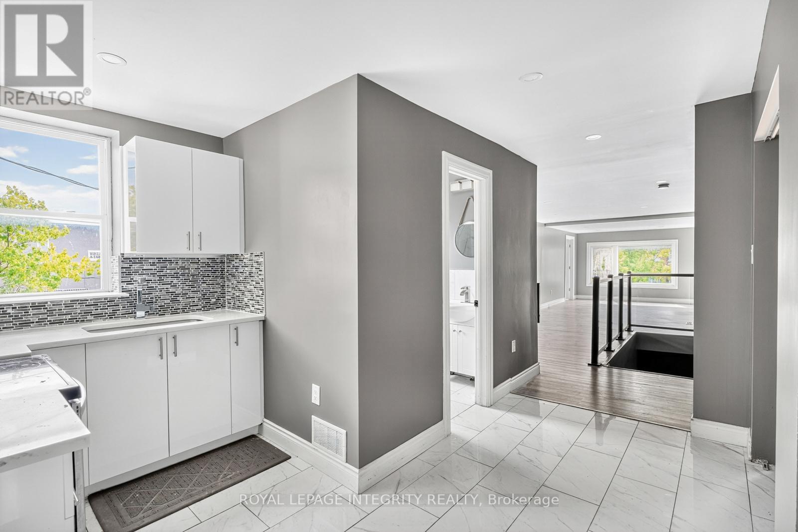 Photo 22 of 2 125 Preston Street, Ottawa ON