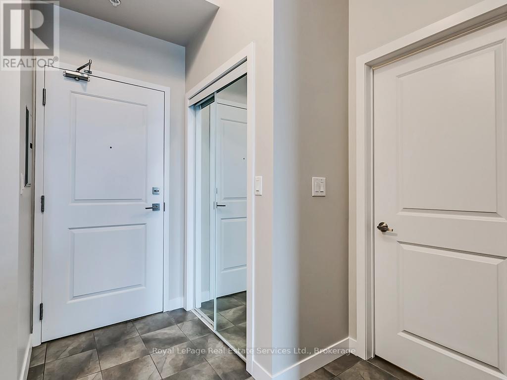 Photo 3 of 405 5010 Corporate Drive, Burlington ON