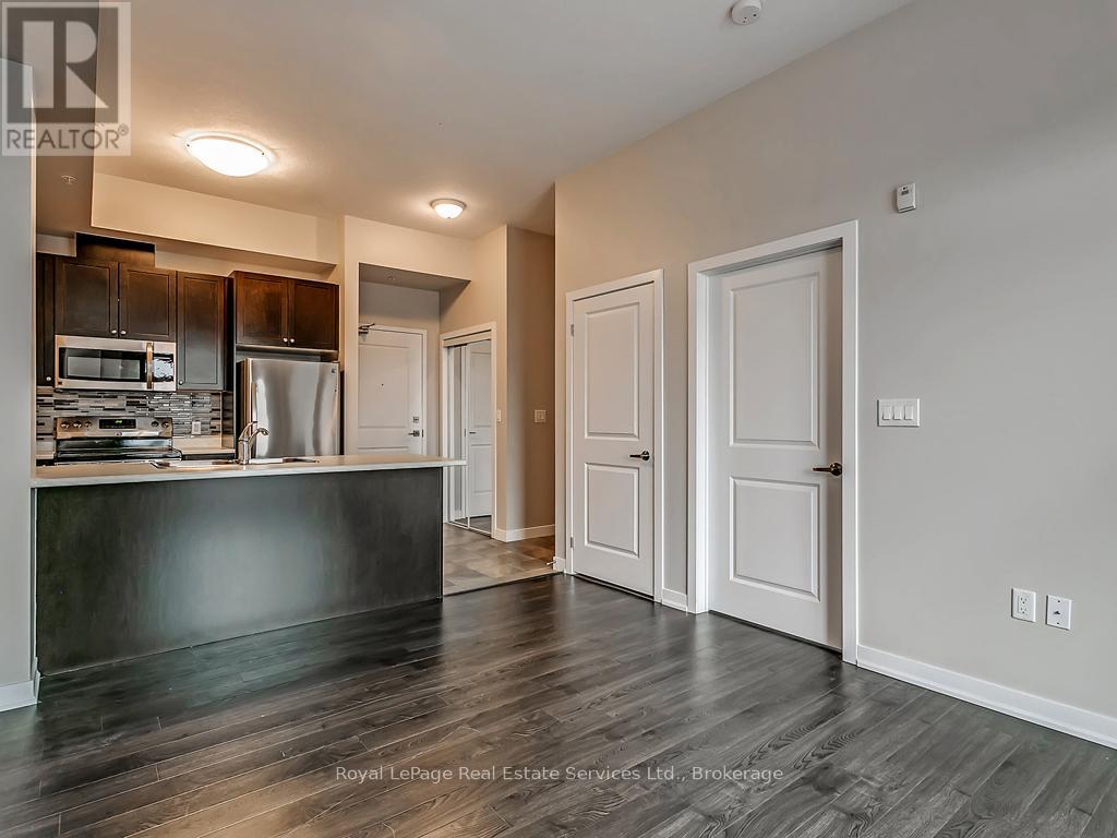 Photo 3 of 405 5010 Corporate Drive, Burlington ON