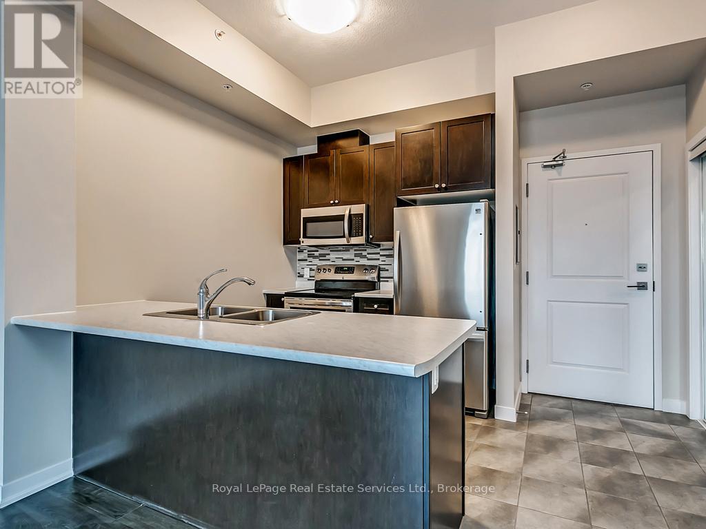 Photo 12 of 405 5010 Corporate Drive, Burlington ON
