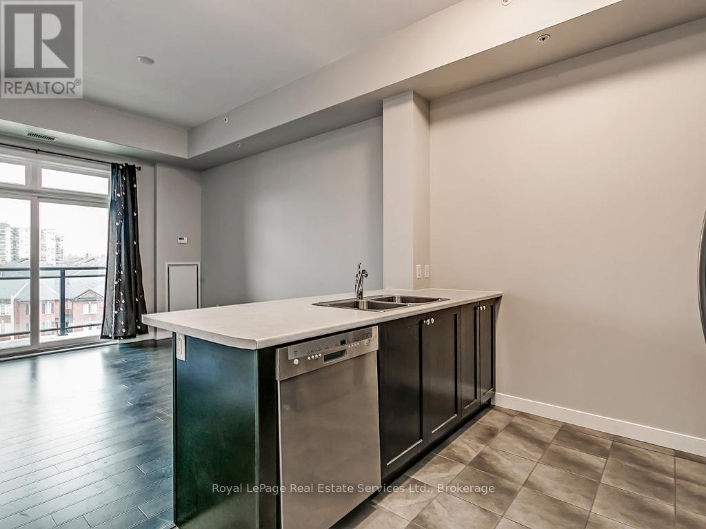 Photo 9 of 405 5010 Corporate Drive, Burlington ON
