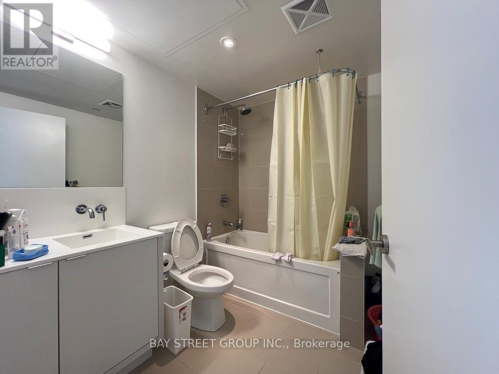 Photo 3 of 3109 100 Harbour Street, Toronto ON